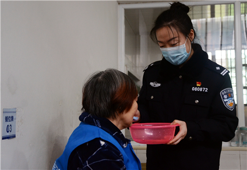 绵阳市看守所女子管理大队:拯救罪恶路上的"灵魂师"