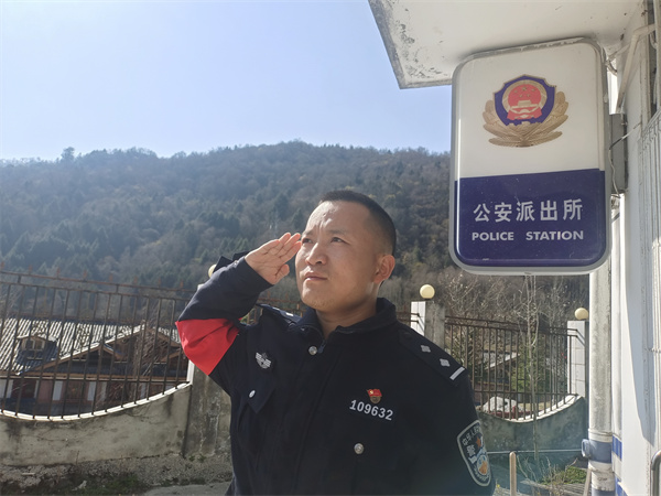 “云端”上的坚守.jpg