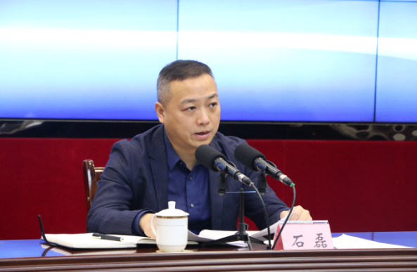 泸县县委常委,政法委书记石磊,泸县副县长,县公安局局长宋军,人民法院