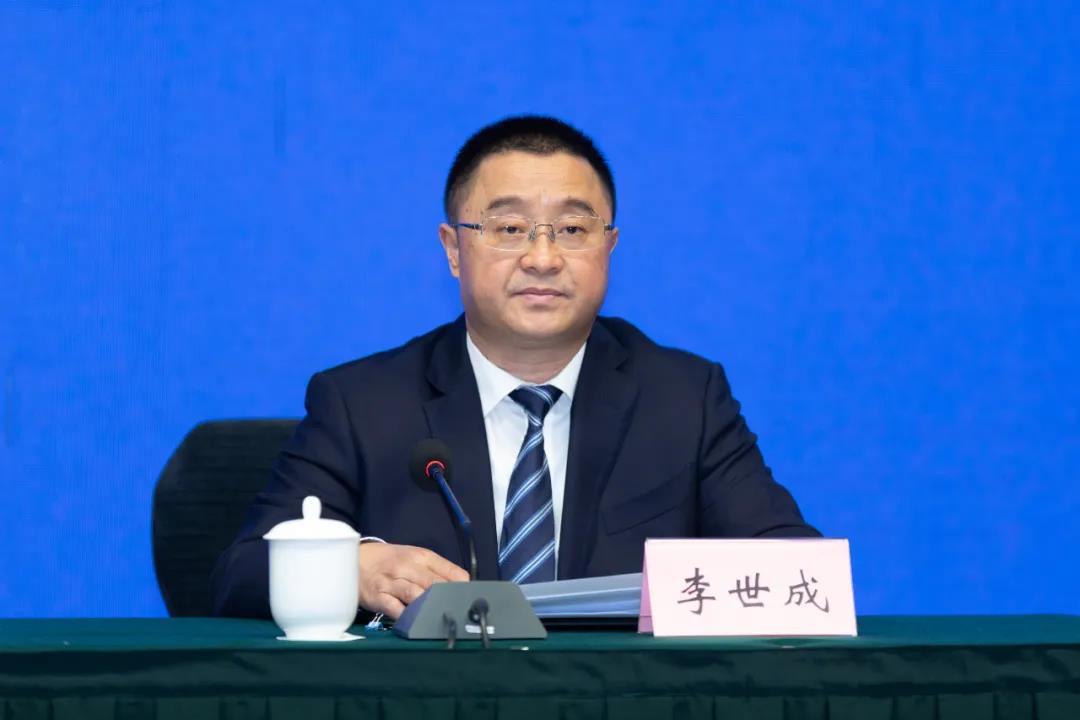 省委政法委常务副书记 李世成