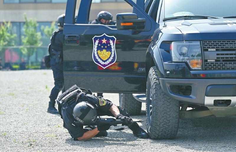 黑豹出击萌犬出动成都特警炼精兵护大运