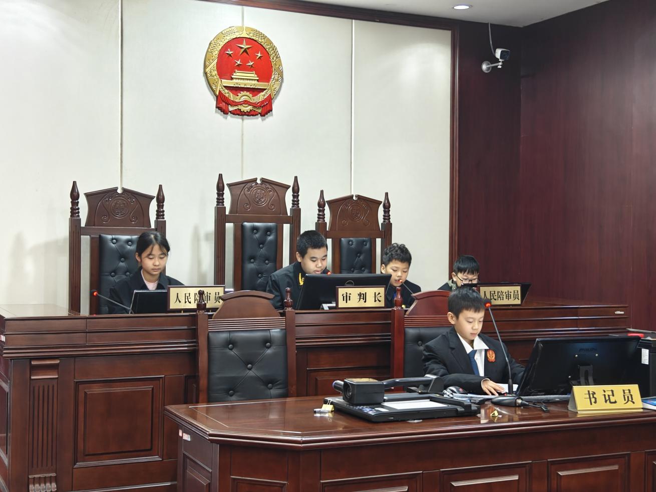 图片2.jpg 图片2.jpg