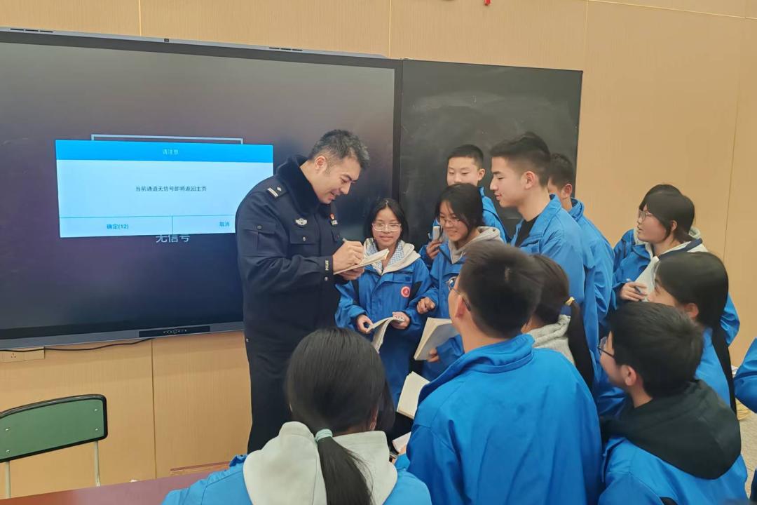 图片2.jpg 图片2.jpg